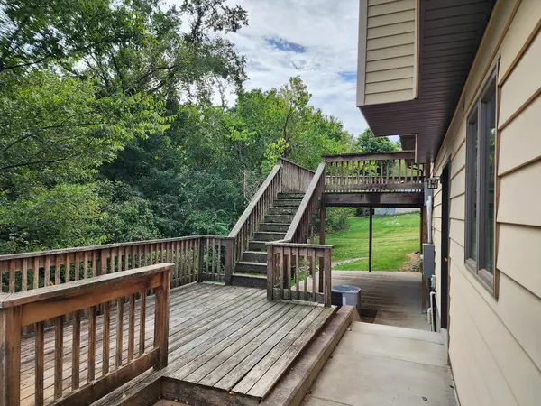 66 Birdsong DR, Carbondale, IL 62903