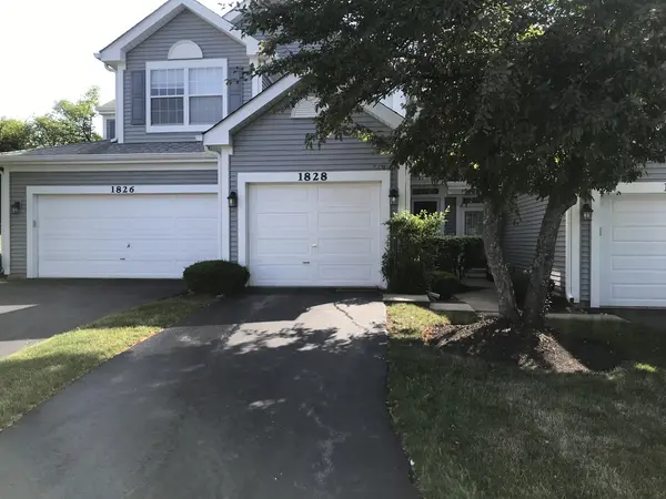 1828 Lucylle CT, St. Charles, IL 60174