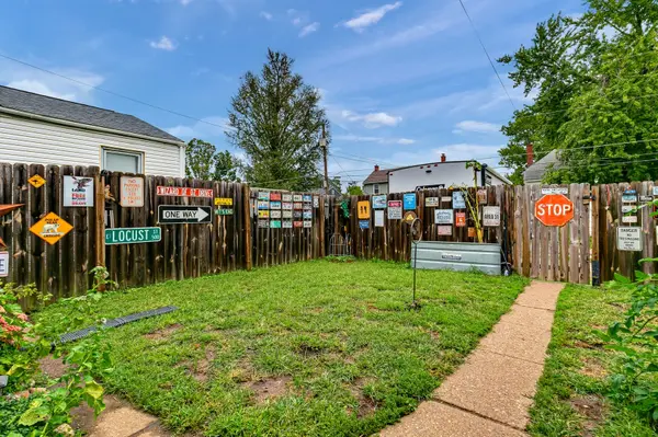321 S Thornwood AVE, Davenport, IA 52802