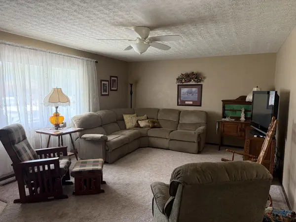374 Northwood LN, Salem, IL 62881