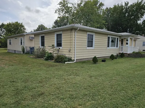 717 Airport RD, Mt Vernon, IL 62864