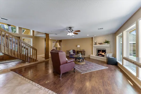 6735 Gentle Bend DR, Houston, TX 77069
