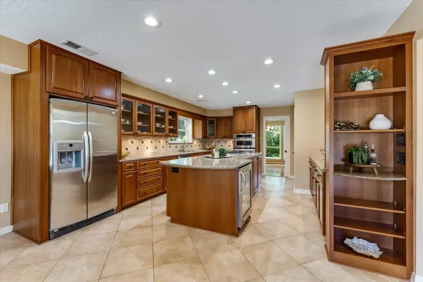 6735 Gentle Bend DR, Houston, TX 77069
