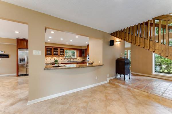 6735 Gentle Bend DR, Houston, TX 77069