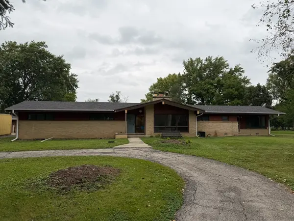 27214 W Henry LN, Lake Barrington, IL 60010