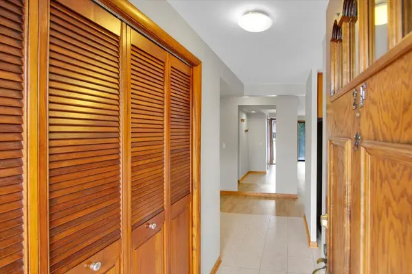 5332 W Windsor AVE #2F, Chicago, IL 60630