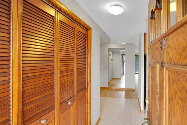 5332 W Windsor AVE #2F, Chicago, IL 60630