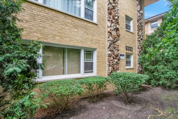 5332 W Windsor AVE #2F, Chicago, IL 60630