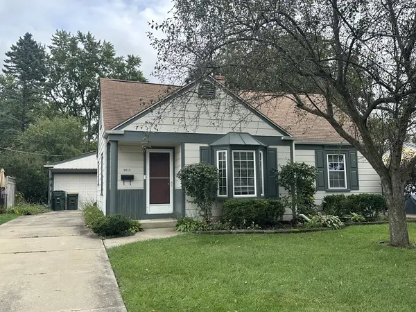 1015 N Fernandez AVE, Arlington Heights, IL 60004