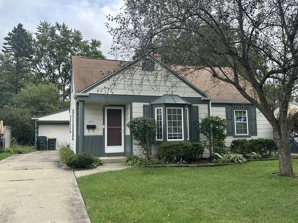 1015 N Fernandez AVE, Arlington Heights, IL 60004