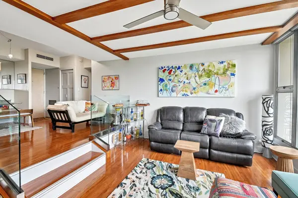 3200 N Lake Shore DR #410, Chicago, IL 60657