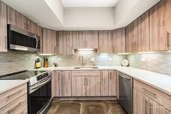 175 E Delaware PL #6611, Chicago, IL 60611