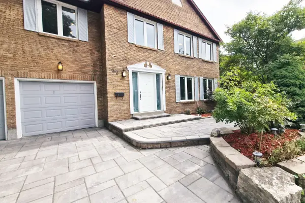 52 Fenwick CRES, Markham, ON L3R 4H7