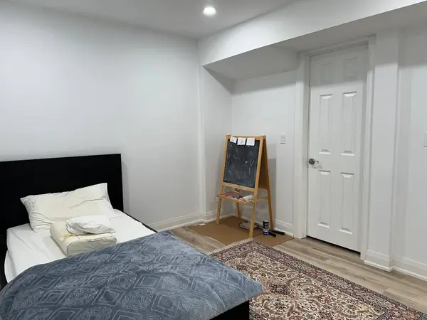 3 Pheasant DR, Richmond Hill, ON L4E 3S9