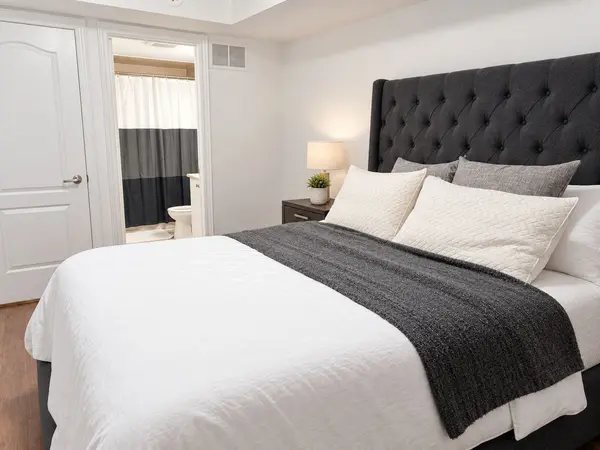 11 Dunsheath WAY #1214, Markham, ON L6B 0A3