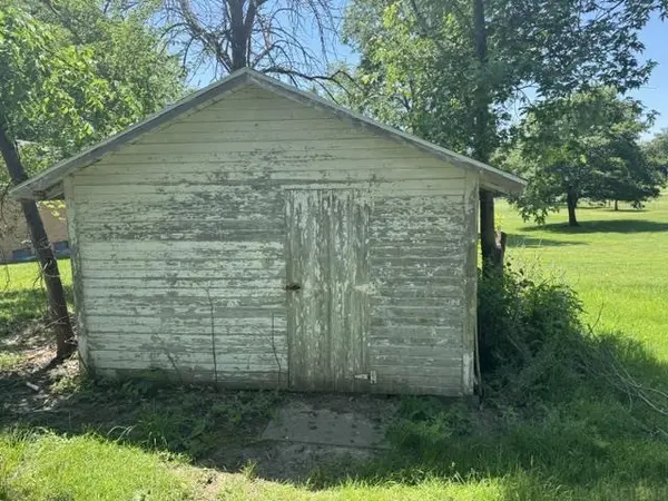 605 E Washington ST, Sigourney, IA 52591