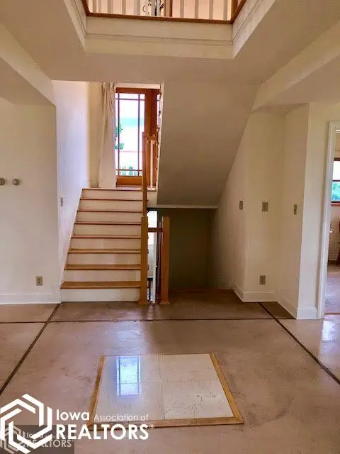 1961 Sunrise DR, Fairfield, IA 52556
