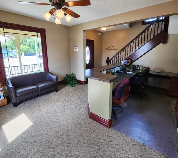 629 1st ST S, Willmar, MN 56201