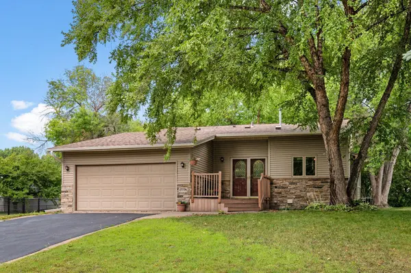 17774 Weaver Lake DR, Maple Grove, MN 55311