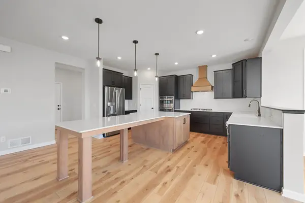 1015 Legacy DR, Delano, MN 55328