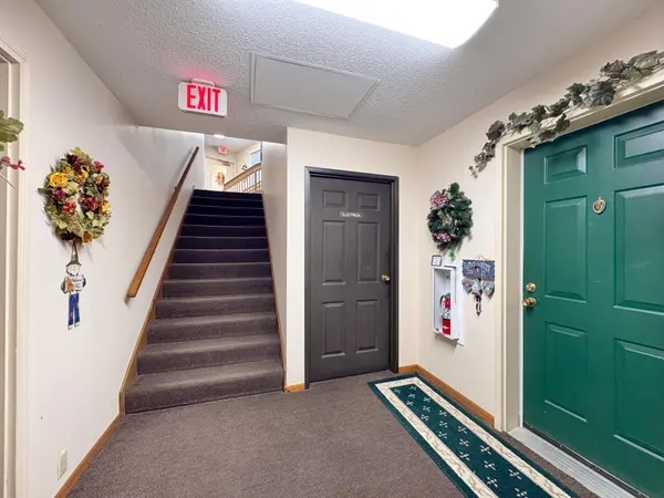 400 Kennedy Park CIR ##102, Fergus Falls, MN 56537