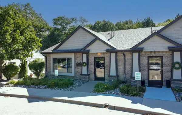 5770 Blackshire PATH, Inver Grove Heights, MN 55076