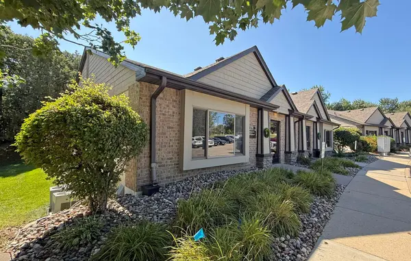 5770 Blackshire PATH, Inver Grove Heights, MN 55076