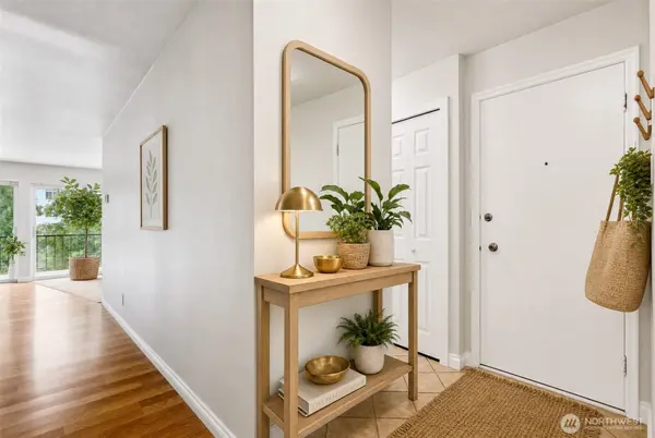 321 Bellevue WAY SE #203, Bellevue, WA 98004