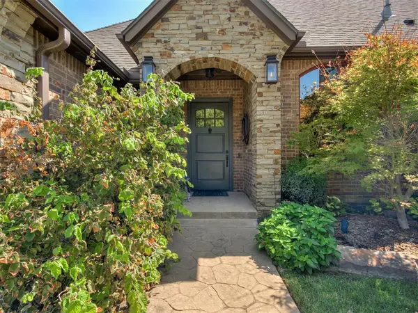 3100 Walking Woods TRL, Jones, OK 73049