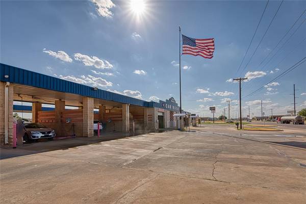 318 E Tamarack RD, Altus, OK 73521