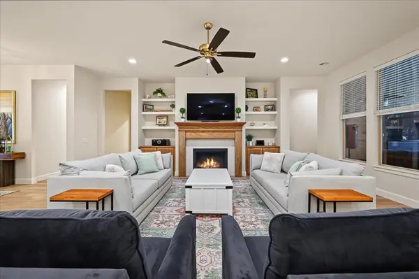 2421 Rumble CT, Edmond, OK 73034