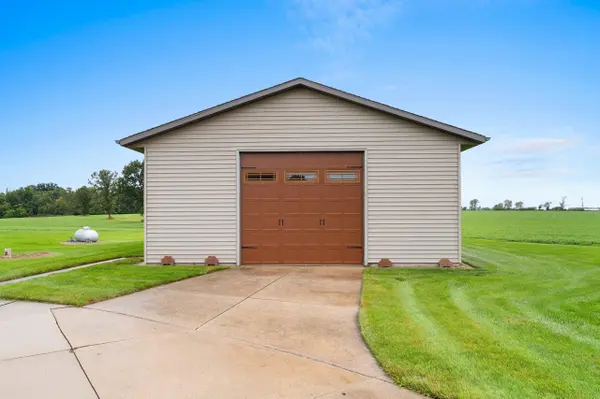 W2387 MAN CAL RD, Kaukauna, WI 54130