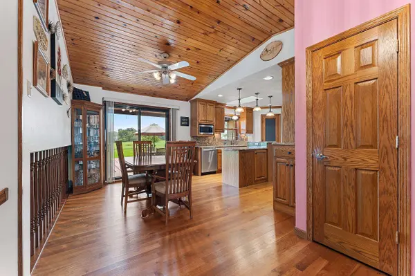 W2387 MAN CAL RD, Kaukauna, WI 54130