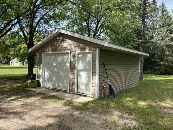 E2026 KING RD, Waupaca, WI 54981