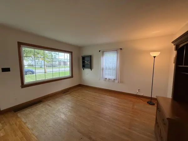2017 10TH AVE, Menominee, MI 49858
