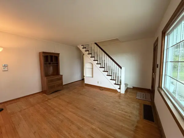 2017 10TH AVE, Menominee, MI 49858