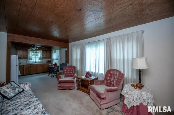 1116 E PARIS AVE, Peoria Heights, IL 61616