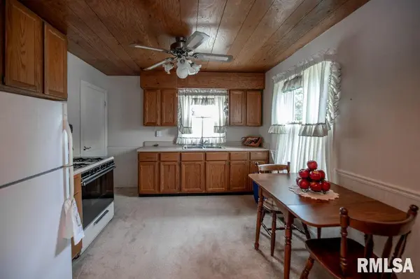 1116 E PARIS AVE, Peoria Heights, IL 61616