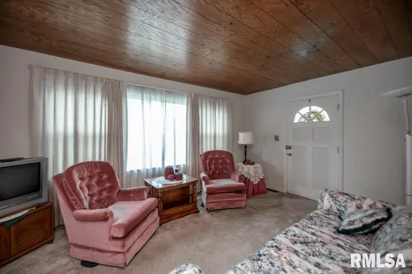 1116 E PARIS AVE, Peoria Heights, IL 61616