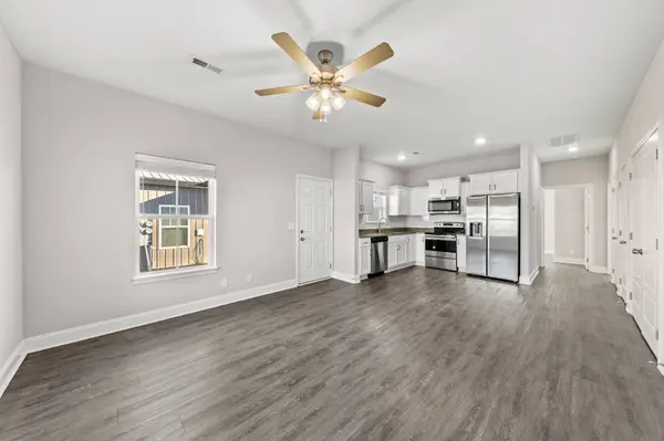 196 Bainbridge Dr #B, Clarksville, TN 37043