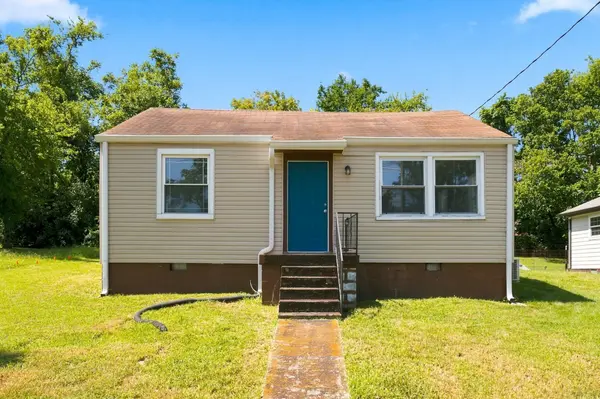 909 42nd Ave #N, Nashville, TN 37209