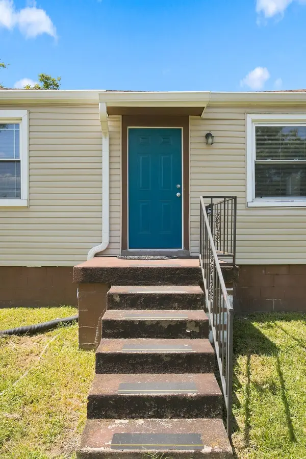 909 42nd Ave #N, Nashville, TN 37209
