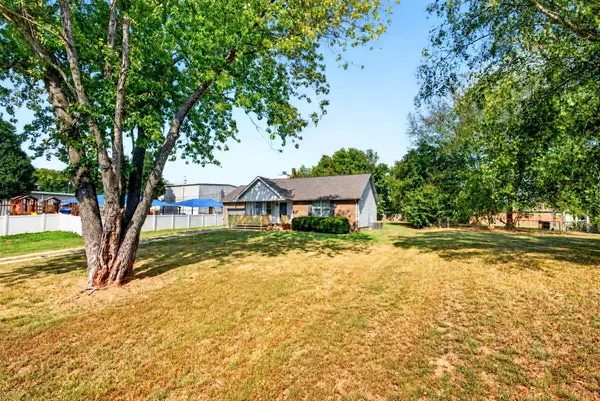 1788 Broadripple Dr, Clarksville, TN 37042