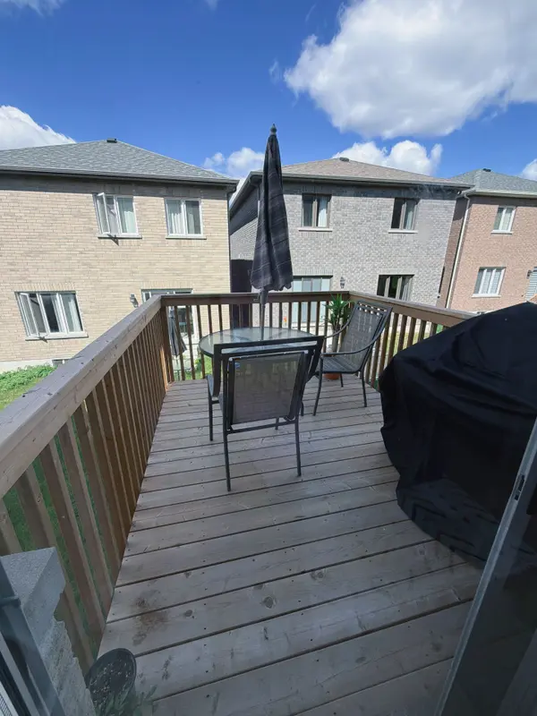 24 Barnyard TRL, Barrie, ON L9J 0T3