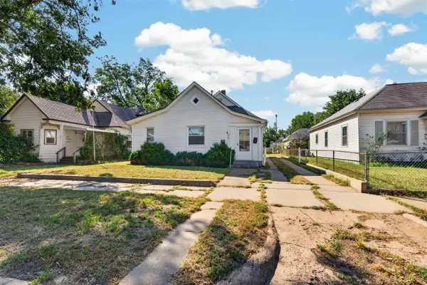 319 E 8th Ave, Hutchinson, KS 67501