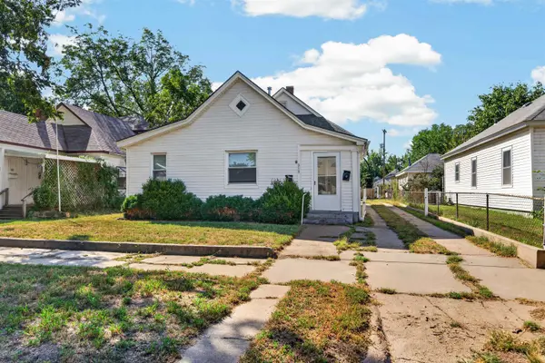 319 E 8th Ave, Hutchinson, KS 67501