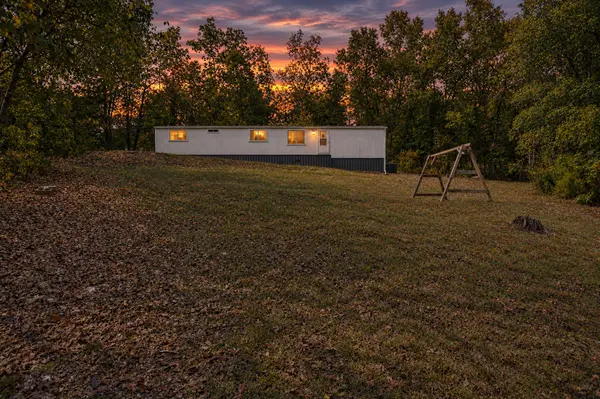 8 Lake Forest DR, Galena, MO 65656