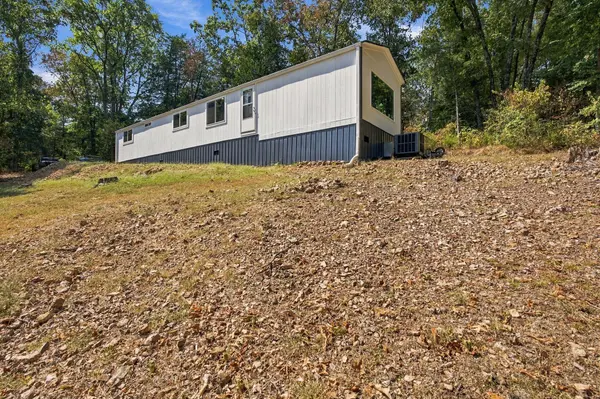 8 Lake Forest DR, Galena, MO 65656