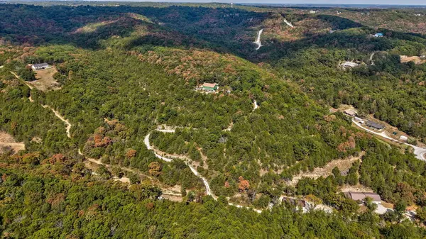 855 El Monte RD, Branson, MO 65616