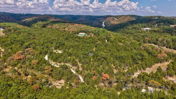 855 El Monte RD, Branson, MO 65616